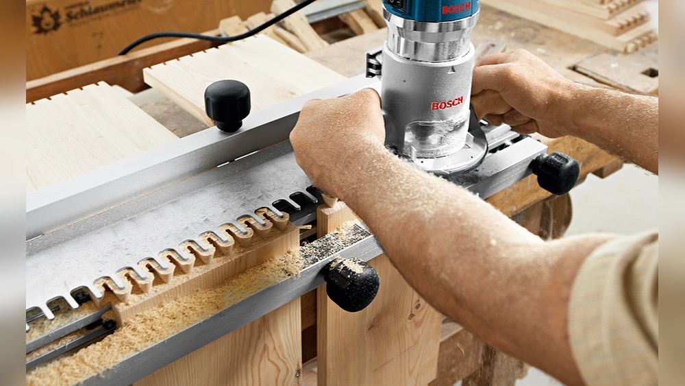 How to Use a Wood Router: Essential Tips for Beginners