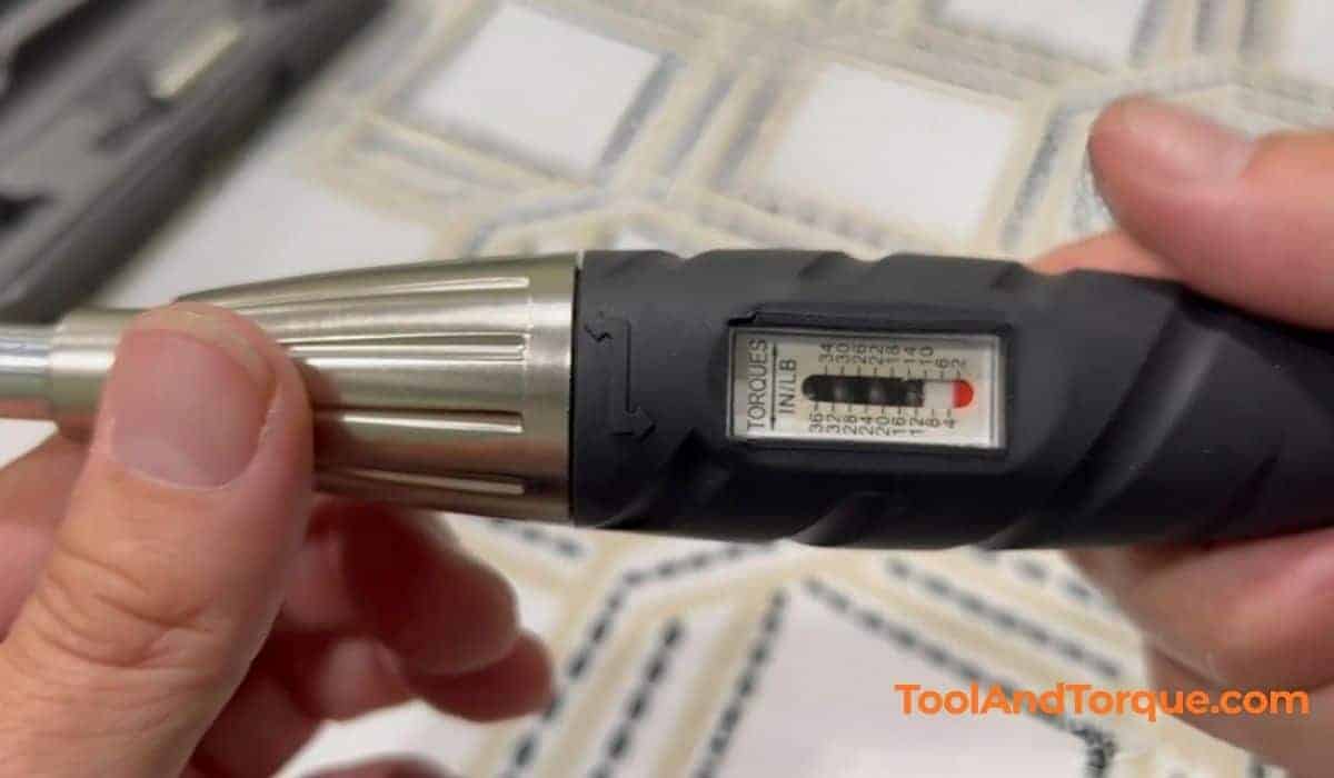 How to Use a Torque Screwdriver